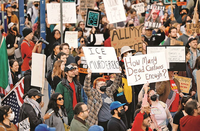 امیگریشن افسران کے ہاتھوں ایک اور امریکی شہری ہلاک، عوام سڑکوں پر