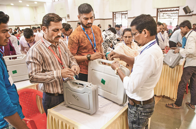 ممبئی میں ایک ووٹر کو ایک ہی ووٹ دینا ہے۔ تھانے، کلیان، نوی ممبئی، اور دیگر میں۴؍ ووٹ  دینا ہوگا