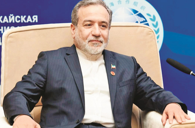 یا تو ایران کےساتھ معاہدہ ہوگا، یا اپنا کام مکمل کریں گے ، ٹرمپ کی پھردھمکی 