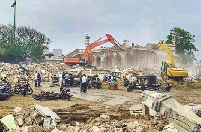 ’بلڈوزر انصاف‘ پر توہین عدالت کی اپیلوں پر سماعت سے انکار