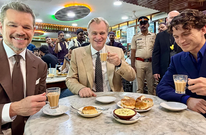 ممبئی: کرسٹوفرنولن، ٹام ہالینڈ اور میٹ ڈیمن نے کیفے میں چائے کا لطف اٹھایا