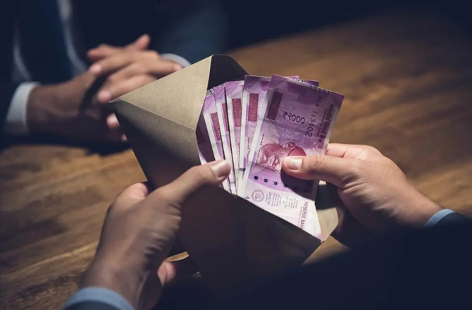بھیونڈی: افسر ظاہر کر کے تاجروں سے ۵؍ لاکھ روپے رشوت طلب کرنے والا گروہ بے نقاب