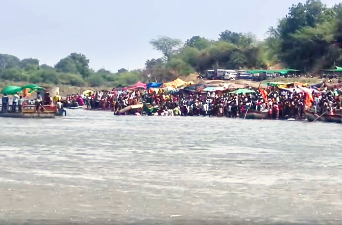 بیڑ میں کشتی پلٹنے سے ۲؍ خواتین کی موت 