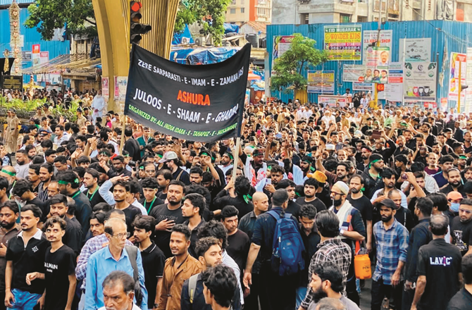 شہر و مضافات میں جلوسِ عاشورہ میں شرکاء کا اِژدہام