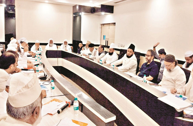 مسلمانوں کوسماجی اورسیاسی طورپرالگ تھلگ کرنےکےخلاف مسلم پرسنل لاء بورڈ نےملک گیر تحریک کااعلان کیا