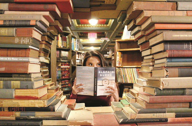 نئی نسل کے سامنے تخلیقی فنکار کی بحالی کا ایک بڑا مسئلہ ہے