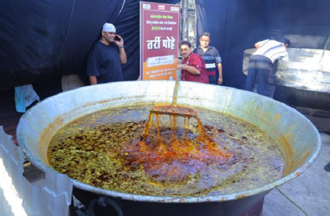 ناگپور: شیف وشنو منوہر نے۳؍ ہزارکلو تری پوہا تیار کر کے عالمی ریکارڈ قائم کیا
