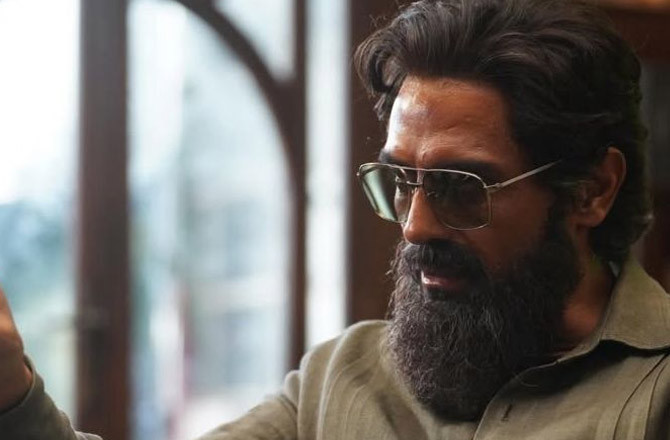 کیا ’’دُھرندھر۲‘‘ میں ارجن رامپال بھی اکشے کھنہ کی طرح  مشہور ہوں گے؟