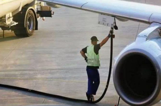 ایوی ایشن فیول کی قیمتوں میں۵ء۷۴؍فیصد اضافہ ہوا، ہوائی سفرمہنگا ہوسکتا ہے 