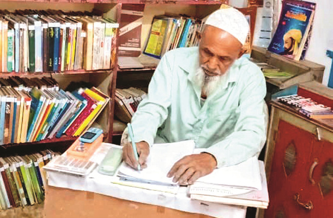  آٹواسپیئرپارٹس کی دکان میںڈیڑھ ہزار کتابوںکاذخیرہ