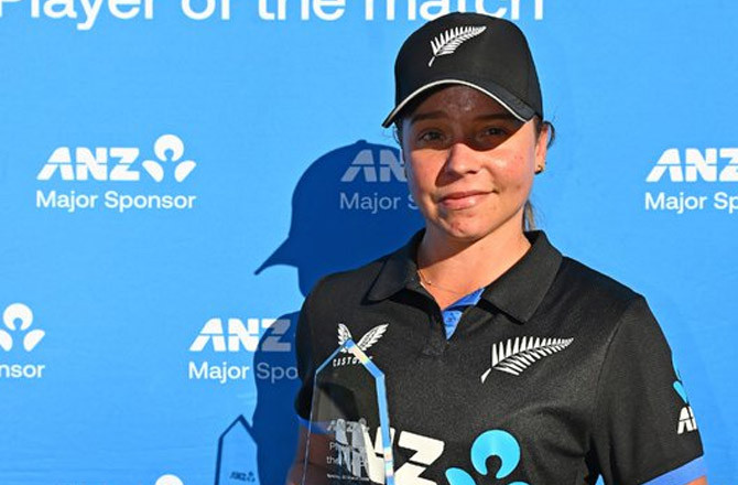 نیوزی لینڈ کی خواتین ٹیم  نے  میدان مار لیا: جنوبی افریقہ کو ہراکر سیریز اپنے نام کر لی