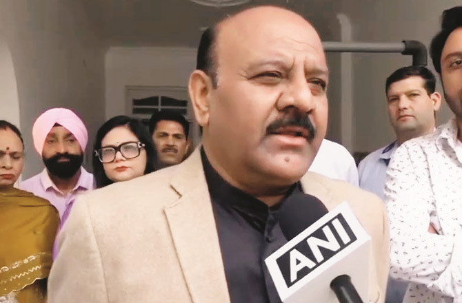 فاروق عبداللہ پر حملے کے بعد سیکوریٹی پر بحث، نائب وزیر اعلیٰ  نےگاڑیوں کی خرابی کی شکایت کی