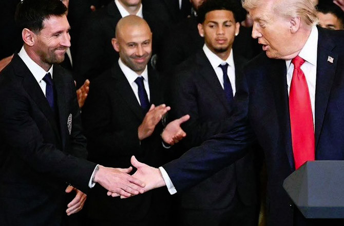 میسی کی موجودگی میں ٹرمپ نے رونالڈو کی تعریف کی