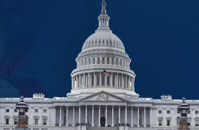 تیز رفتار وین وہائٹ ہاؤس پر حملے کی کوشش میں باہر نصب سیکوریٹی بیریئر سے ٹکرا گئی