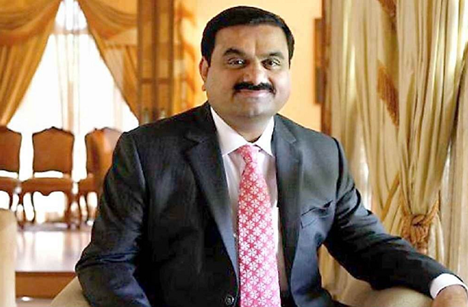 اڈانی ڈیفنس نے ہندوستانی فوج کو مقامی طور پر تیار کردہ لائٹ مشین گنیں سونپیں