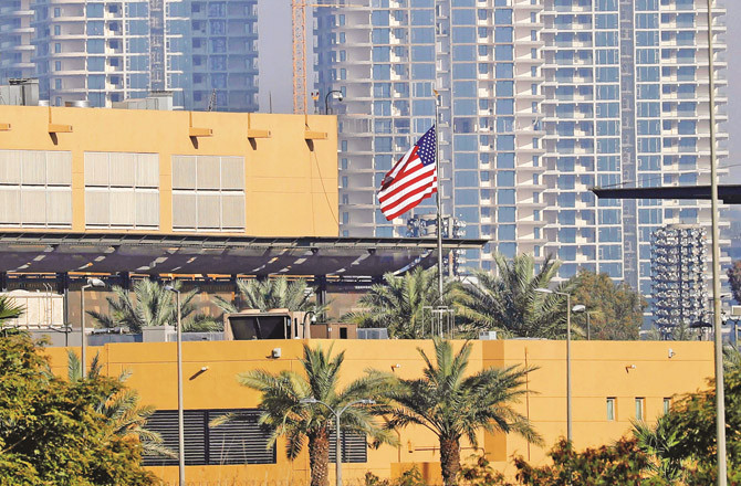 بغداد میں امریکی سفارتخانے پر ڈرون اور راکٹوں کی بارش، کمپاؤنڈ میں آگ لگ گئی 