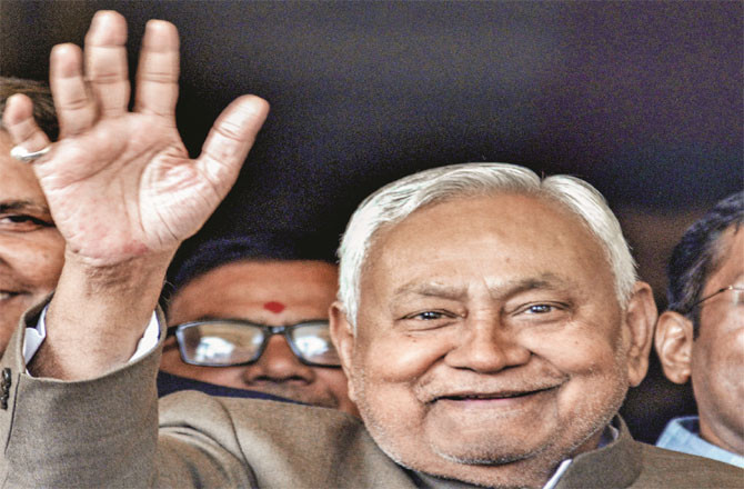 بہار: نتیش کمار وزارت اعلیٰ چھوڑیں گے، راجیہ سبھا کیلئے پرچہ نامزدگی داخل