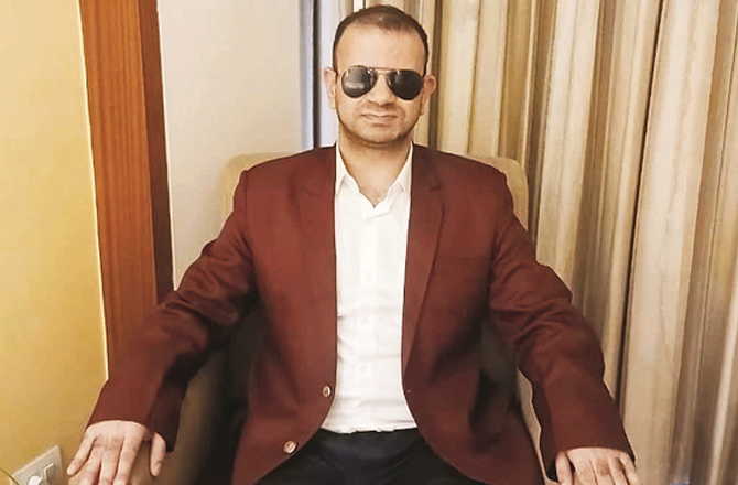 بینائی سے متاثر کشمیر کے عرفان احمد نے سول سروس امتحان میں کامیابی حاصل کرلی