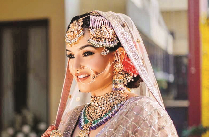 دلہن کا سنگار جھومر کے بغیر ادھورا