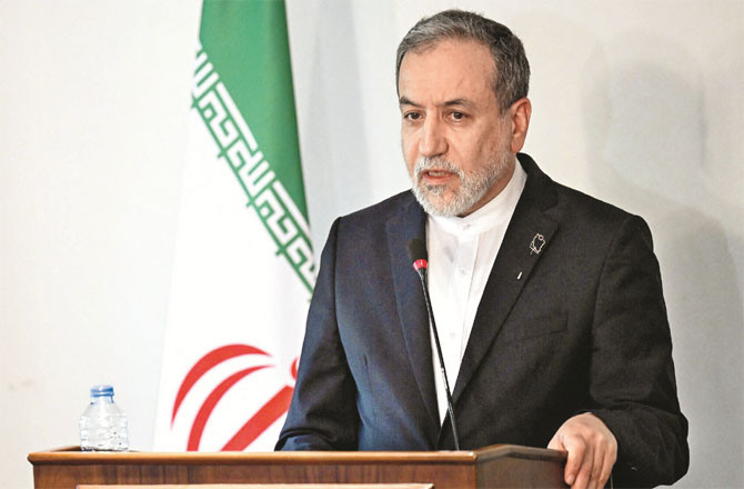 ایران نے ہندوستان سمیت متعدد  ’دوست ممالک‘ کیلئے آبنائے ہرمز کھول دیا  