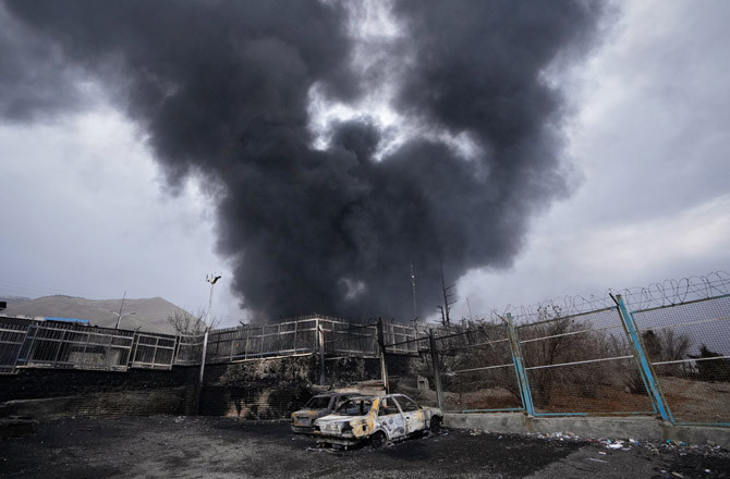 ایران کے ریفائنریز پر ڈرون حملے، بحرین نے معاہدے معطل کر دیے