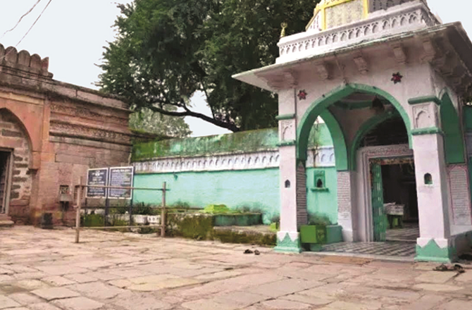 ۲؍ اپریل کی سماعت سے قبل ایم پی ہائی کورٹ کے ججوں کا کمال مولیٰ مسجد کا معائنہ