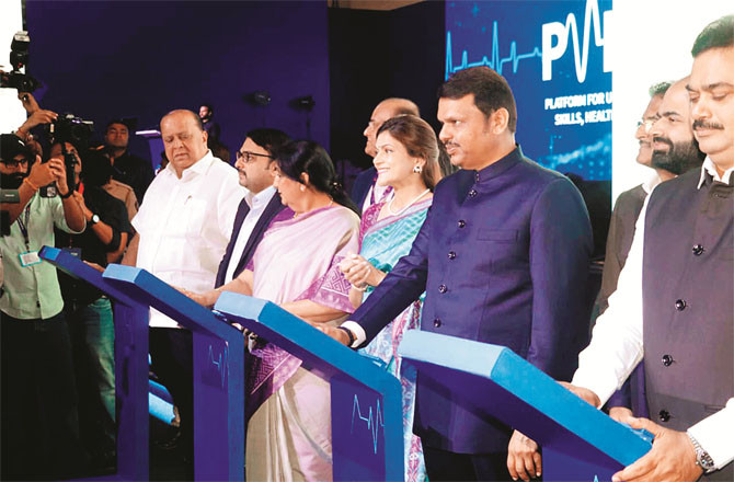 مہاراشٹر کا شعبہ ٔ صحت  عالمی سطح پر اپنی شناخت بنارہا ہے   : وزیر اعلیٰ فرنویس 