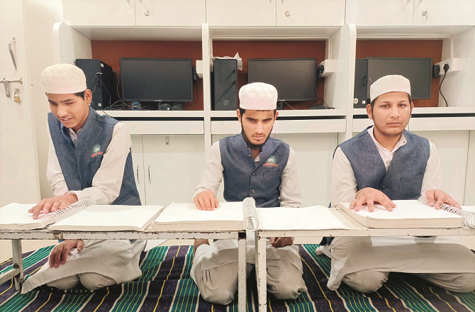 حفاظ سے گفتگو میں ایسے کئی لمحے آئے جب خود پر قابو مشکل تھا!