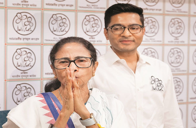  بنگال میں مزید کئی افسران کا تبادلہ، انتظامیہ پر کمیشن کی پکڑ مضبوط