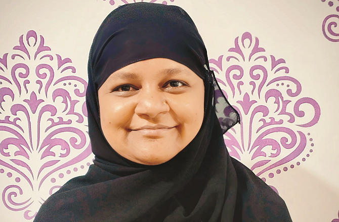 زینت ایڈوکیٹ ہیں، کئی ذمہ داریاں نبھاتی ہیں مگر روزہ ترک نہیں کرتیں