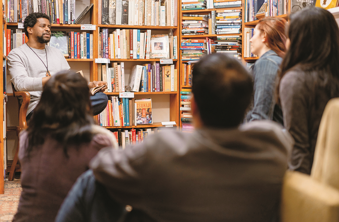 ہر نیا شاعر اور ادیب اپنا معیار اپنے زمانے کے لحاظ سے لے کر خود آتا ہے