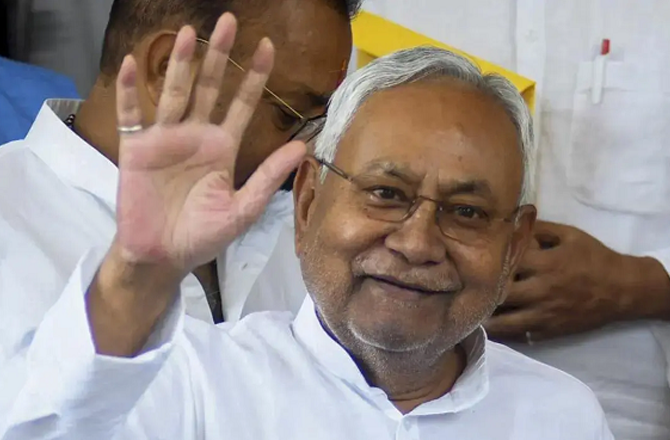 ’سمردھی یاترا‘ کو مؤخر کرکے نتیش اب دہلی کی تیاری میں