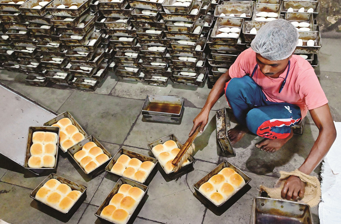 ایل پی جی کی کمی سے کئی بیکریوں کے بند ہونے کی نوبت آگئی