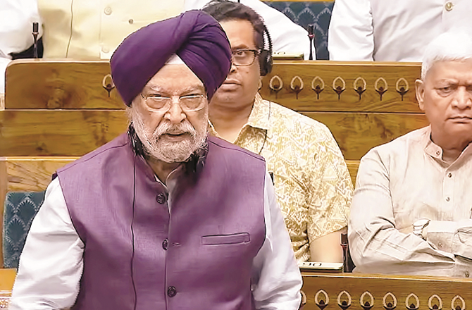 ملک میں ایل پی جی، تیل اور پیٹرولیم کی کوئی کمی نہیں: پوری