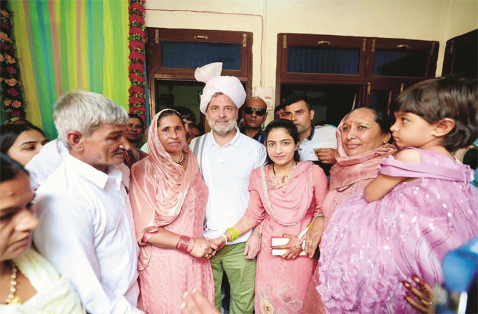 راہل گاندھی تین سال بعد دوبارہ ہریانہ کے گاؤں مدینہ پہنچے