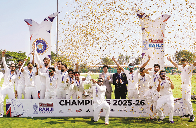 جموں کشمیر نے تاریخ رقم کردی، پہلی بار رنجی ٹرافی خطاب جیت لیا