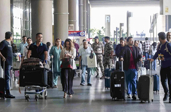 خلیجی کشیدگی: ایک ہفتے میں ۵۲؍ ہزار سے زائد ہندوستانی وطن لوٹے