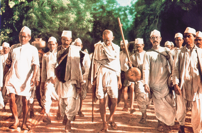 ڈانڈی مارچ کی سالگرہ: وزیر اعظم مودی، ملکارجن کھرگے نے مہاتما گاندھی کو یاد کیا