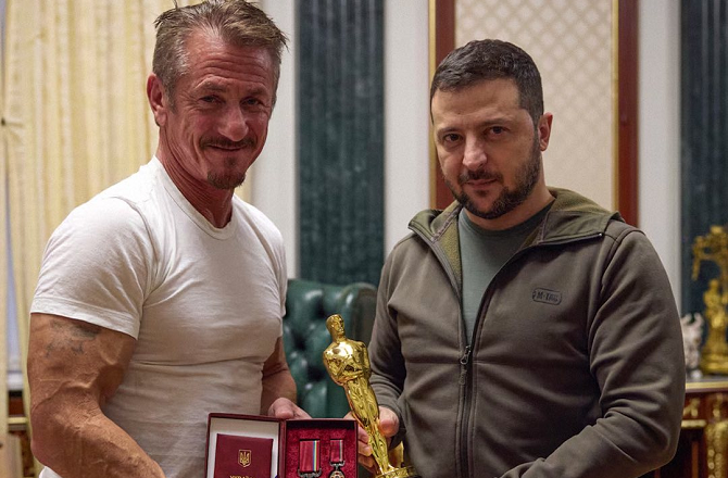 شان پین نے آسکر میں شرکت نہیں کی، یوکرین میں ’’آئرن آسکر‘‘ دیا گیا 