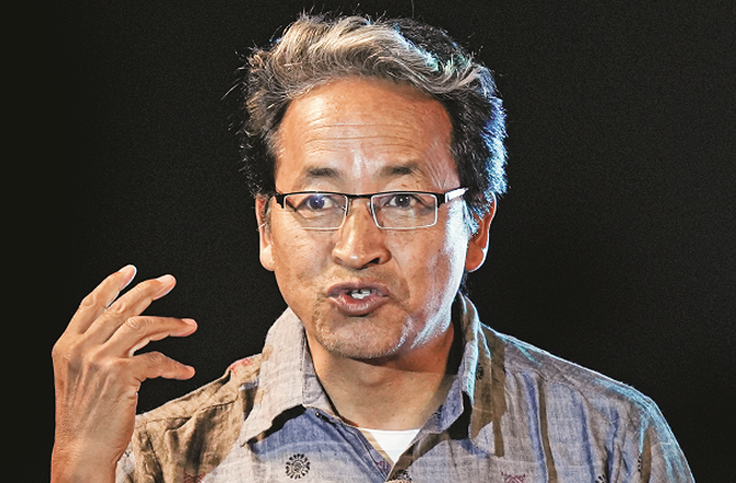 مرکزی حکومت نےسونم وانگ چک پر عائد این ایس اے ہٹا دیا 