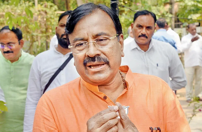 ..تو گورنر کو مراٹھی سیکھنا چاہئے!: سدھیر منگنٹی وار