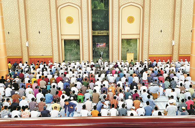 منافقین کی روش، نماز جمعہ اور رزق کی فکر ، احکام ِ طلاق اور۴؍خواتین کا تذکرہ