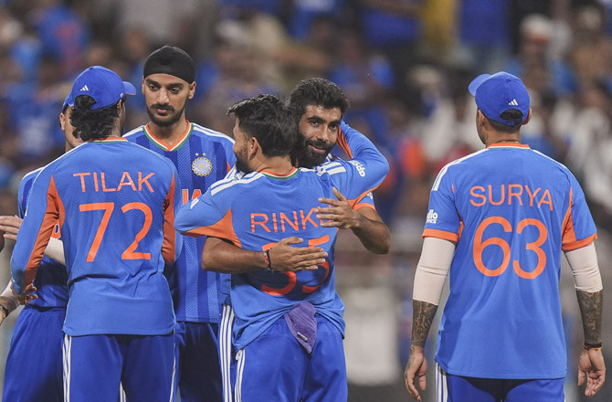 ہندوستان کی جیت میں کئی کھلاڑیوں کا مشترکہ کردار