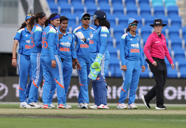 ٹی۲۰؍ ورلڈ کپ فائنل: ہندوستانی خواتین  ٹیم نے ٹیم انڈیا کا حوصلہ بڑھایا 
