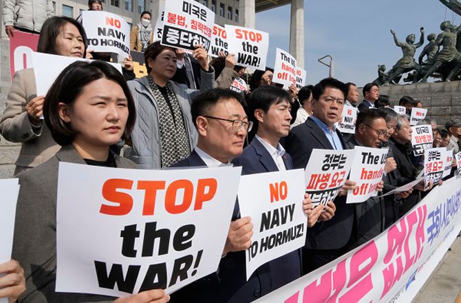 خفیہ رابطے تیز، ٹرمپ کے اشارے، ایران کے ممکنہ نئے لیڈر پر بحث