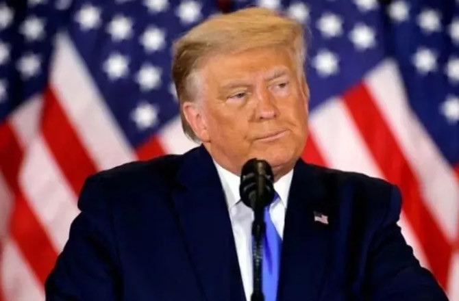 تیل کی قیمتوں میں اتار چڑھاؤ کو کم کرنے کے لیے ٹرمپ انتظامیہ کی پابندیوں میں نرمی