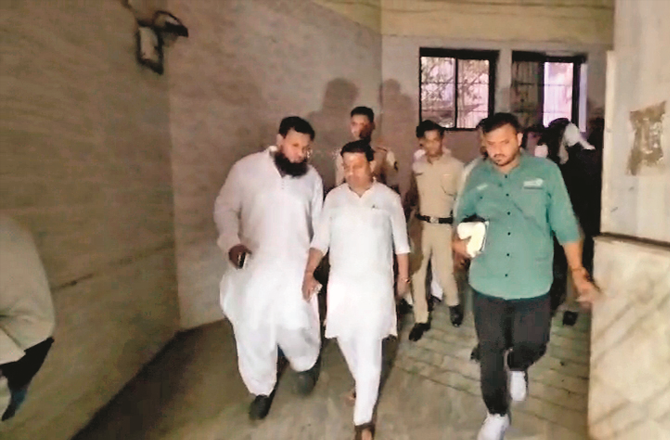 بھیونڈی: رکن پارلیمان کا دورہ اور اندراگاندھی اسپتال کی بجلی گل