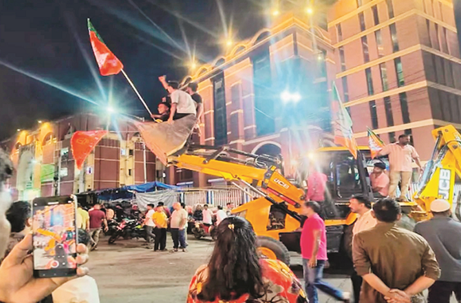 بنگال میں الیکشن کے بعد تشدد میں مسلمانوں کو نشانہ بنایا گیا