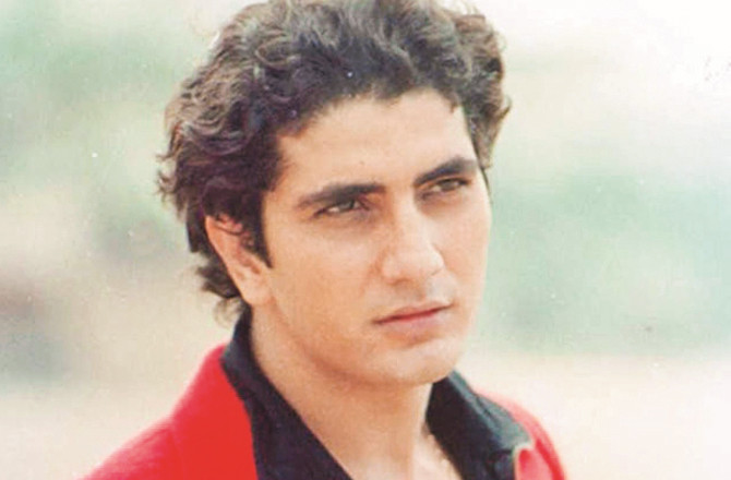 فراز خان ایک خوبرو اداکارجو اپنی اصل شناخت حاصل نہیں کرسکا