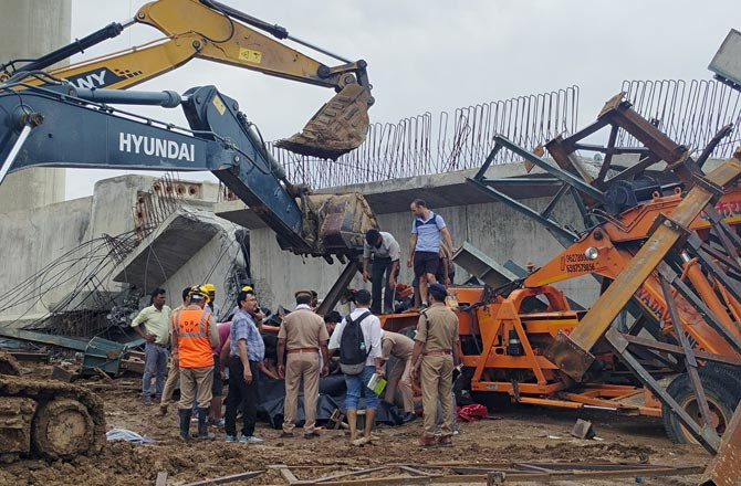 اتر پردیش: ہمیرپور میں زیرِ تعمیر پل گرنے سے ۶؍  مزدور ہلاک، کئی ملبے میں دبے